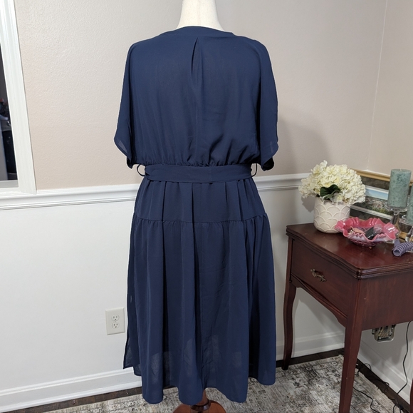 3/$30 Bloomchic Navy Tie Waist Dress 18/20 - Picture 5 of 7